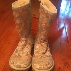 Ugg multicolor boot!